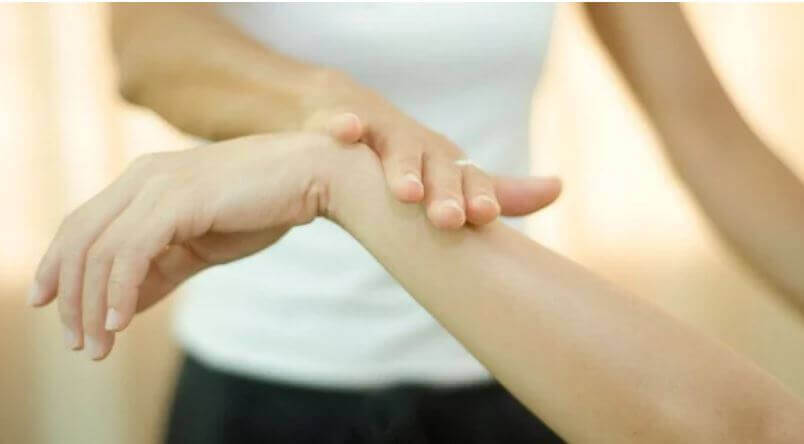 kinesiology test with arm